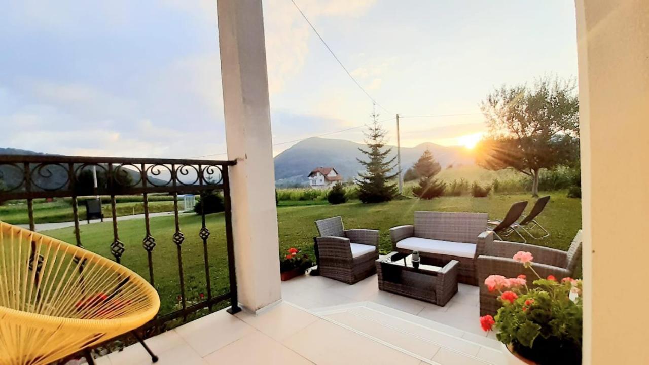 Apartment Golden Fields Smoljanac Bagian luar foto