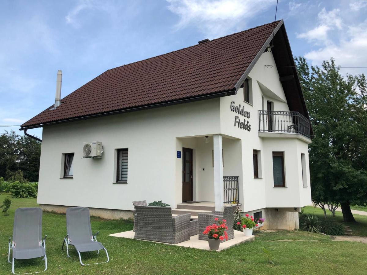Apartment Golden Fields Smoljanac Bagian luar foto