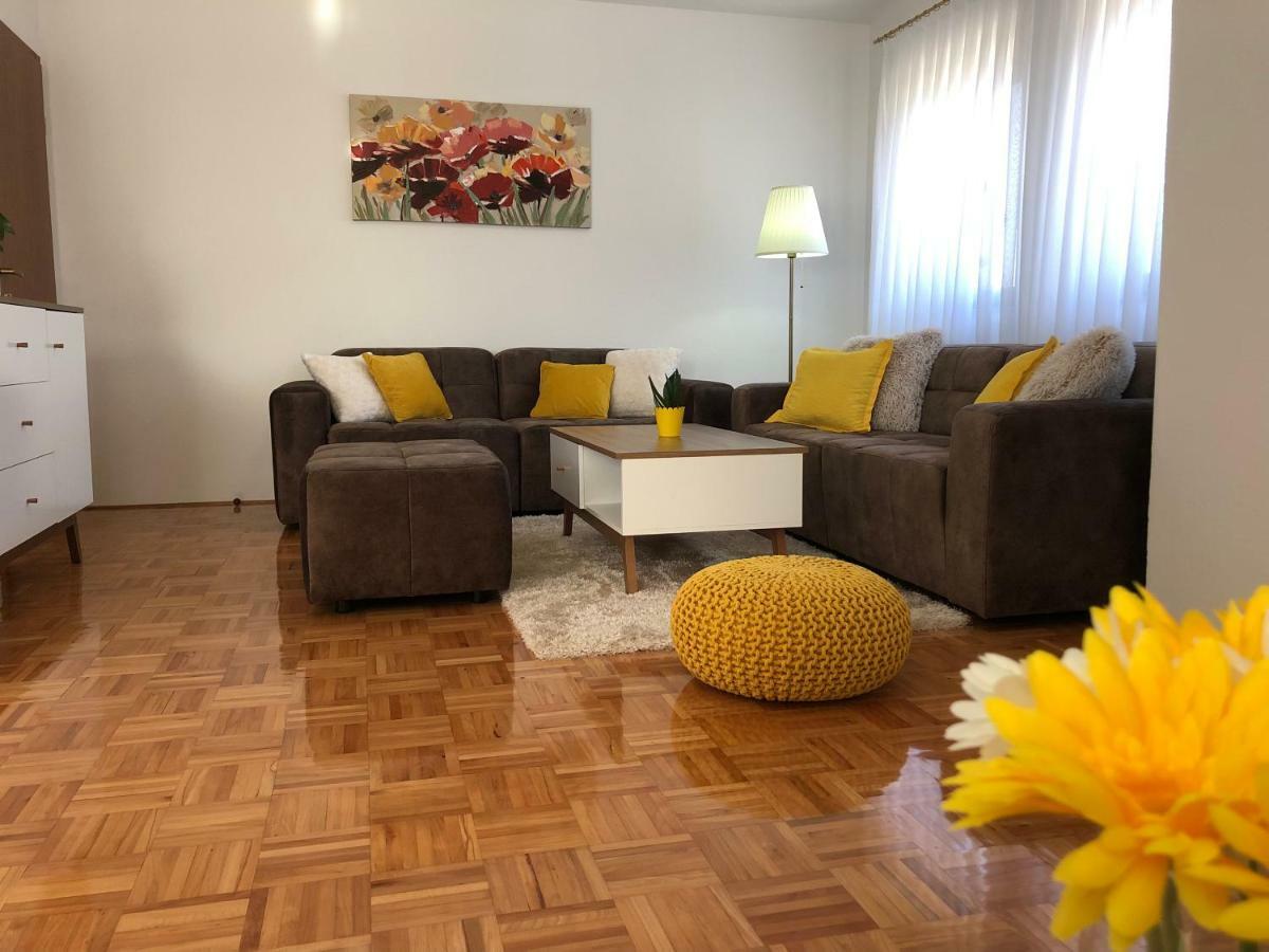 Apartment Golden Fields Smoljanac Bagian luar foto