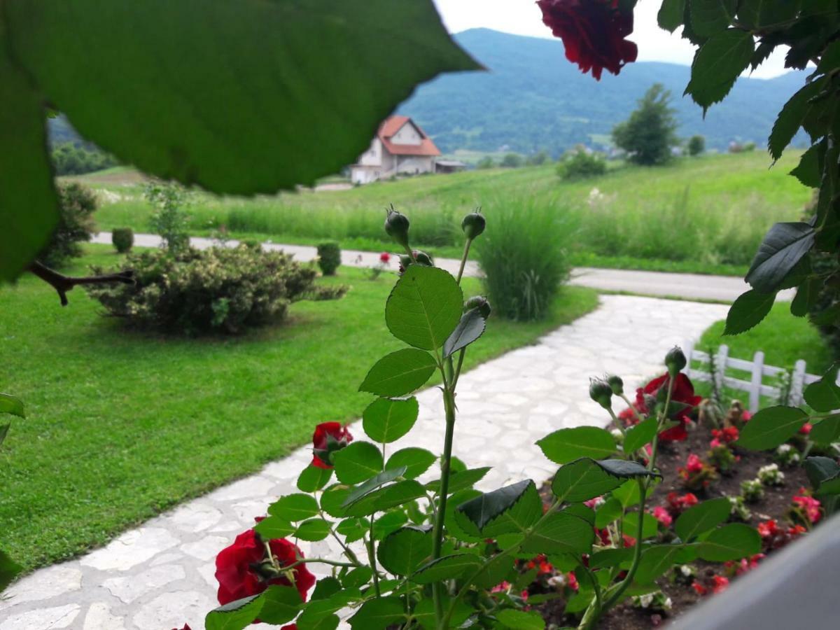 Apartment Golden Fields Smoljanac Bagian luar foto