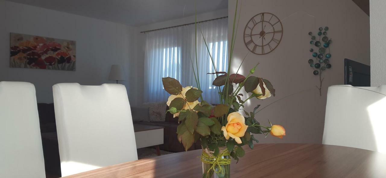 Apartment Golden Fields Smoljanac Bagian luar foto