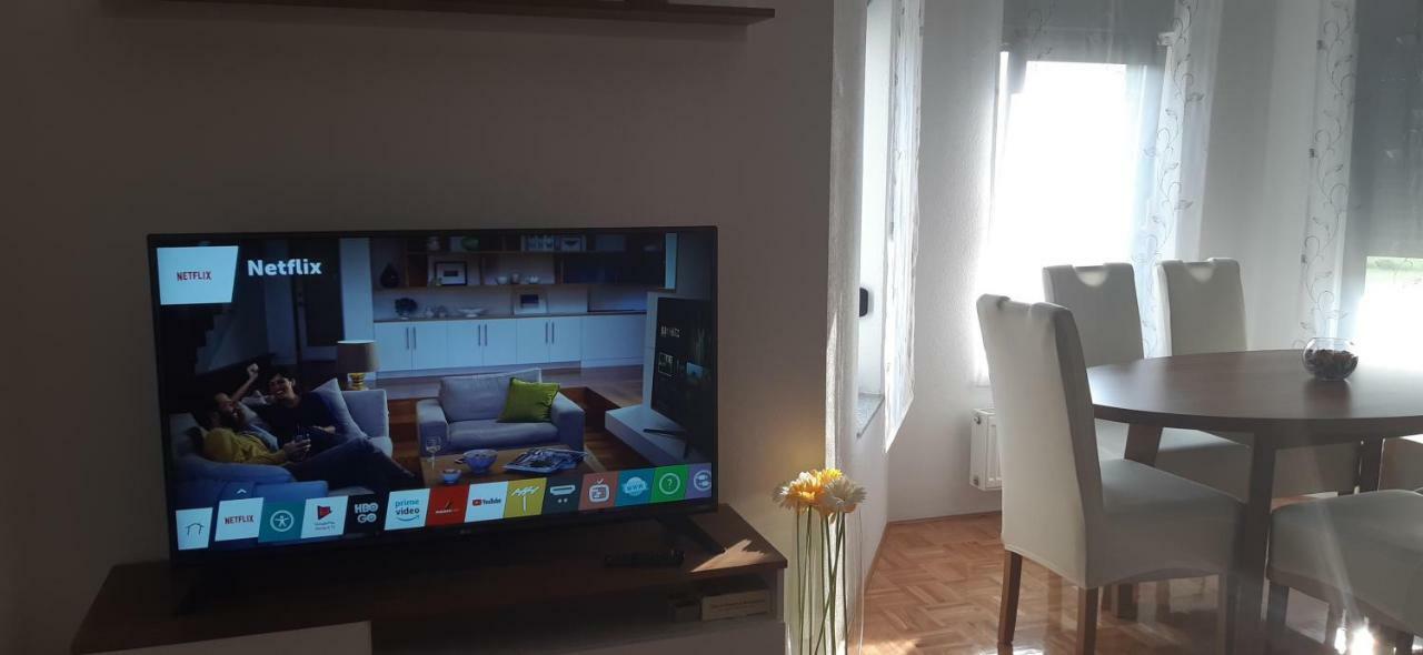 Apartment Golden Fields Smoljanac Bagian luar foto