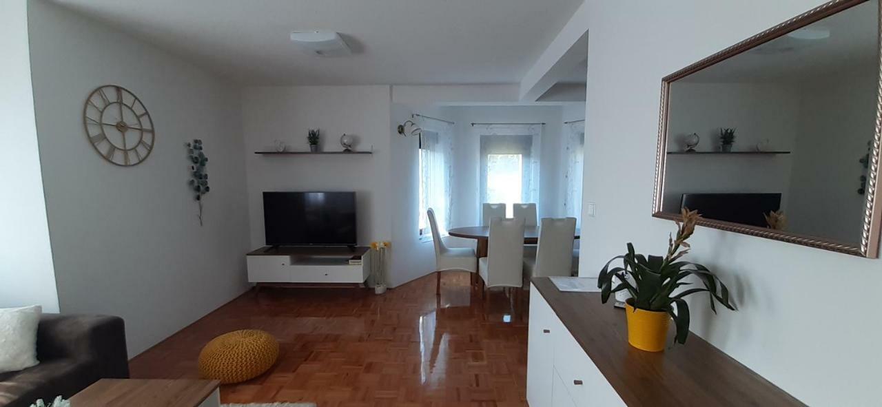 Apartment Golden Fields Smoljanac Bagian luar foto
